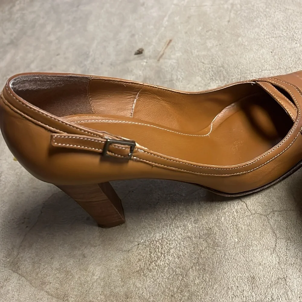 Banana Republic Vanchetta Tan Size 9 heels